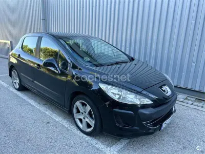 Usado Peugeot 308 90 HP (66 kW) 2008 Preto Sedan