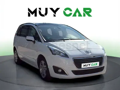 Usado Peugeot 5008 Allure 120 CV (88 kW) 2016 Blanco Monovolumen