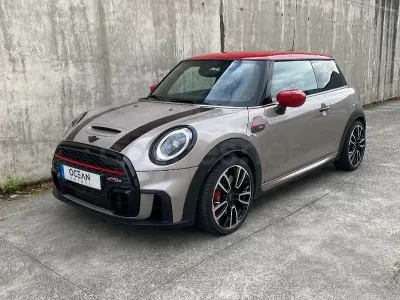 Usado Mini John Cooper Works 231 CV (169 kW) 2022 Gris / plata Utilitario