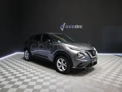 Usado Nissan Juke N-Connecta 114 CV (83 kW) 2022 Gris / plata SUV