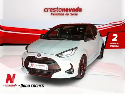 Usado Toyota Yaris Hybrid Edition 115 CV (84 kW) 2022 Blanco