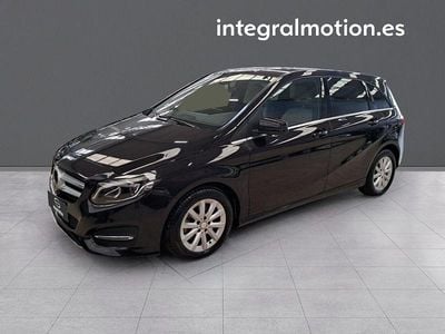Usado Mercedes B200 136 CV (100 kW) 2016 Negro Monovolumen