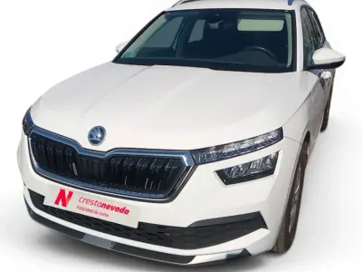Usado Skoda Kamiq Ambition 110 CV (80 kW) 2021 Blanco SUV