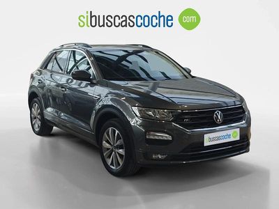 Usado VW T-Roc Advance 110 CV (80 kW) 2022 Gris/plata SUV