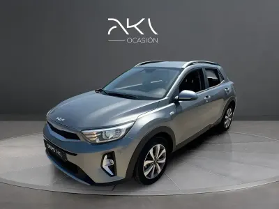 Usado Kia Stonic 100 CV (73 kW) 2024 Gris SUV