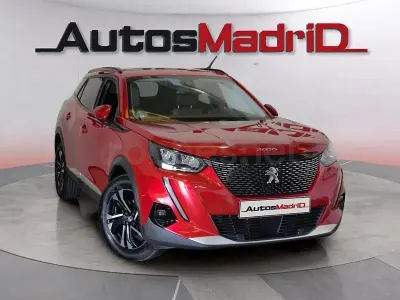 Usado Peugeot 2008 Allure 131 CV (96 kW) 2020 Rojo SUV