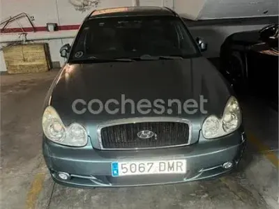 Usado Hyundai Sonata GLS 172 CV (126 kW) 2005 Gris / plata Berlina