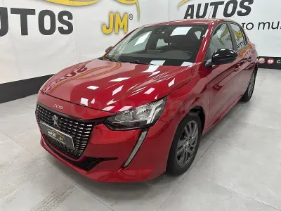 Usado Peugeot 208 Allure 100 CV (73 kW) 2022 Rojo Utilitario