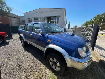 Usado Nissan Navara 103 CV (75 kW) 2001 Azul Pickup/Camioneta