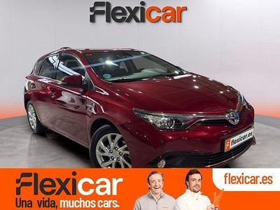 Usado Toyota Auris Hybrid Active 136 CV (100 kW) 2017 Rojo