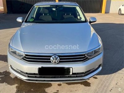Gris / plata Usado 2018 VW Passat Advance Berlina | 16.500 € (Precio justo)