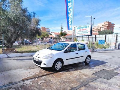 Blanco Usado 2014 Renault Clio IV Authentique Berlina | 3800 € (Super precio)