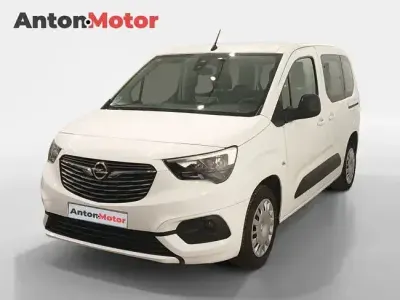 Usado Opel Combo Edition 102 HP (75 kW) 2021 Branco Monovolume