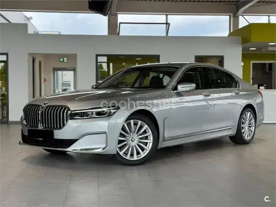 Usado BMW 750 Comfort Edition 530 CV (389 kW) 2019 Gris / plata Berlina