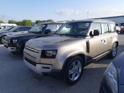 Beige Usado 2023 Land Rover Defender SE SUV | 94.960 €