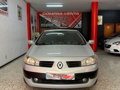 Usado Renault Mégane Cabriolet Authentique 115 CV (84 kW) 2004 Gris / plata Descapotable