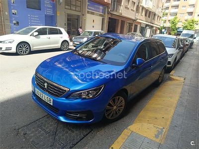 Usado Peugeot 308 130 CV (95 kW) 2021 Azul Familiar