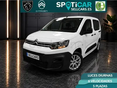 Usado Citroën Berlingo Live 102 CV (75 kW) 2022 Blanco Monovolumen