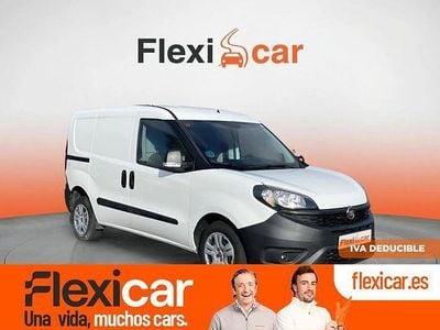 Usado Fiat Doblò Dynamic 105 CV (77 kW) 2022 Blanco Monovolumen