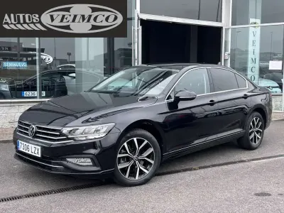 Usado VW Passat Executive 150 CV (110 kW) 2022 Negro Familiar