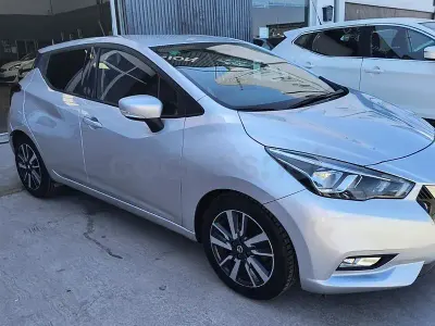 Usado Nissan Micra Visia 71 CV (52 kW) 2019 Gris / plata Utilitario