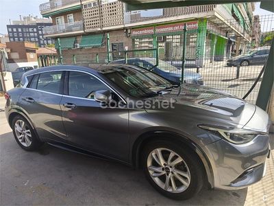 Usado Infiniti Q30 Premium 109 CV (80 kW) 2016 Gris / plata Utilitario