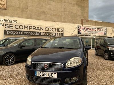 Usado Fiat Linea Active 90 CV (66 kW) 2008 Azul Berlina