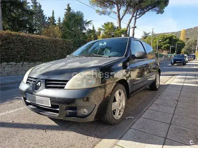 Usado Renault Clio II 65 CV (47 kW) 2006 Negro Berlina