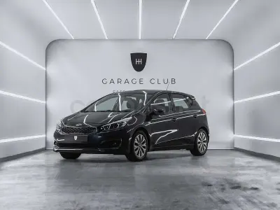 Usado Kia Ceed 100 CV (73 kW) 2017 Gris / plata Utilitario