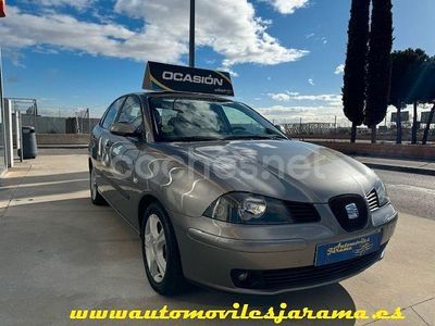 Gris / plata Usado 2004 Seat Ibiza Reference Berlina | 3990 € (Un poco caro)