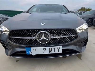 Gris / plata Usado 2024 Mercedes CLA200 Familiar | 38.900 € (Precio justo)