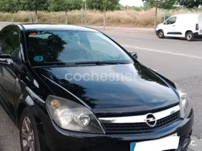 Usado Opel Astra GTC Enjoy 105 CV (77 kW) 2008 Negro Berlina