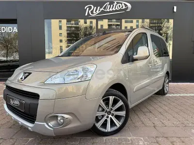 Usado Peugeot Partner Tepee Premium 110 CV (80 kW) 2009 Beige Monovolumen