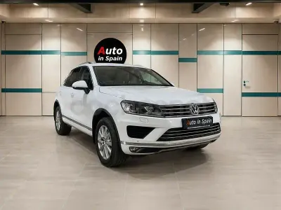 Second-hand VW Touareg R-line 245 CP (180 kW) 2015 Alb SUV