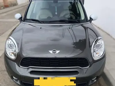 Usado Mini Cooper SD 143 CV (105 kW) 2011 Marrón Utilitario