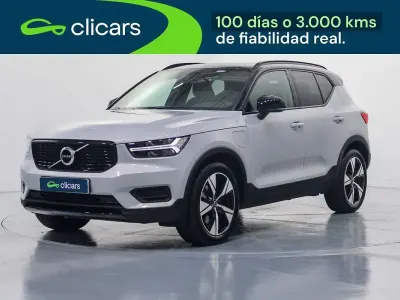 Usado Volvo XC40 Plus 179 CV (131 kW) 2022 Plateado SUV