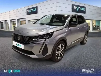 Usado Peugeot 3008 Allure 179 CV (131 kW) 2024 Gris SUV