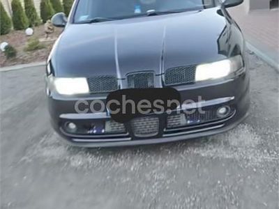Usado Seat Leon FR 150 CV (110 kW) 2005 Negro Utilitario
