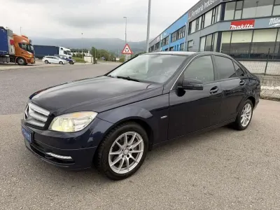 Usado Mercedes C220 Elegance 170 CV (125 kW) 2010 Azul Berlina