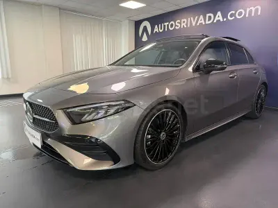 Usado Mercedes A180 136 CV (100 kW) 2025 Gris / plata Berlina
