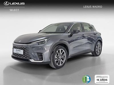 Usado Lexus LBX 136 CV (100 kW) 2025 Gris SUV