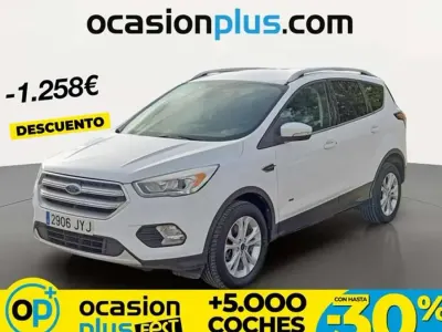 Usado Ford Kuga Titanium 150 CV (110 kW) 2017 Blanco SUV