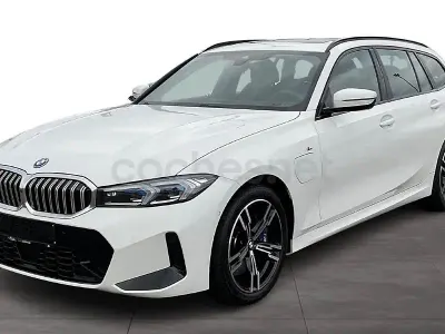 Używany BMW 330e M Performance 292 KM (214 kW) 2024 Biały Kombi