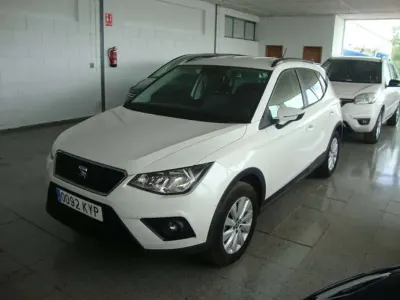 Usado Seat Arona Ecomotive 95 CV (69 kW) 2019 Blanco SUV