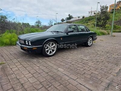 Usado Jaguar XJR 370 CV (272 kW) 2002 Verde Berlina