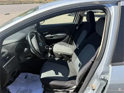 Usado Fiat Grande Punto Dynamic 90 CV (66 kW) 2007 Gris / plata Utilitario