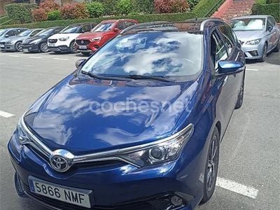 Usado Toyota Auris Active 112 CV (82 kW) 2017 Azul Familiar