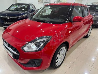 Usado Suzuki Swift 83 CV (61 kW) 2022 Rojo Utilitario