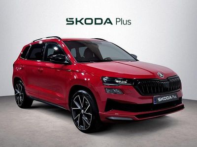 Rojo Usado 2023 Skoda Karoq SportLine SUV | 29.990 € (Precio justo)