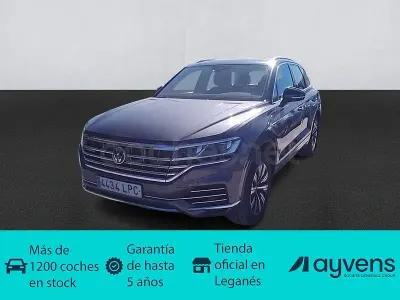 Usado VW Touareg Elegance 381 CV (280 kW) 2021 Gris / plata SUV